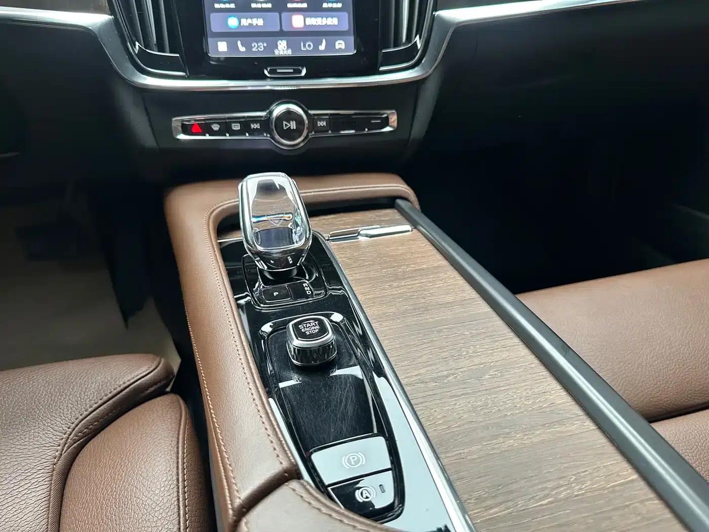 2024 Volvo S90 B5 Inscription Luxury Edition — миниатюра 13