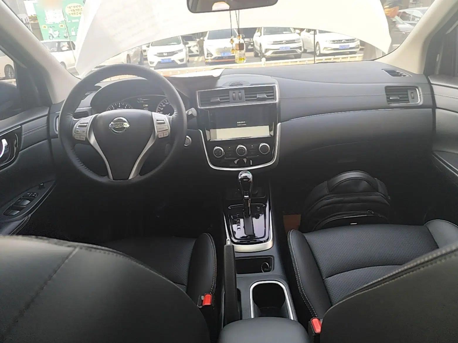 Nissan Tiida 2021 1.6L CVT Smart Drive Edition — миниатюра 13