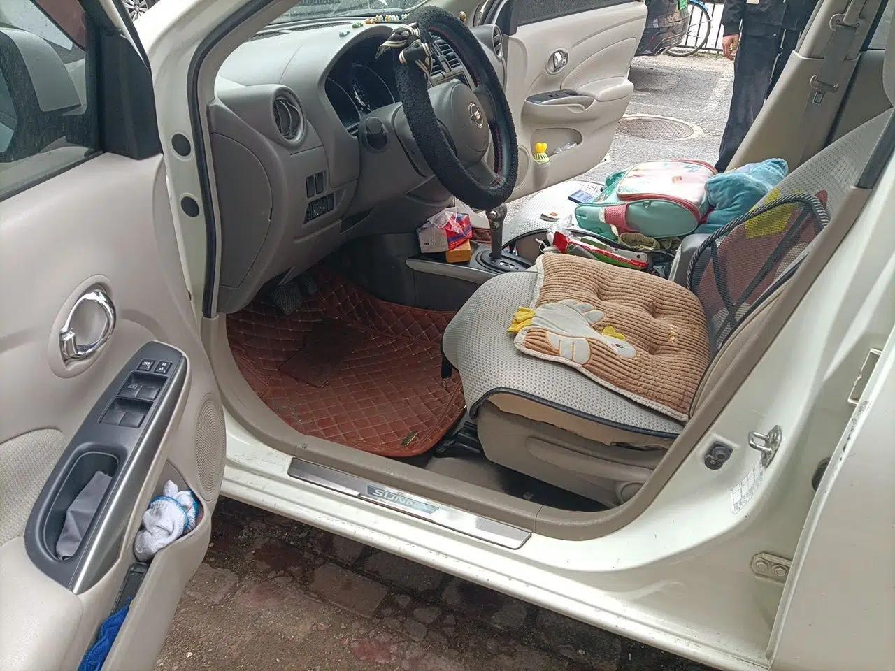 Nissan Sunny 2011 1.5XL CVT Luxury Edition — миниатюра 17