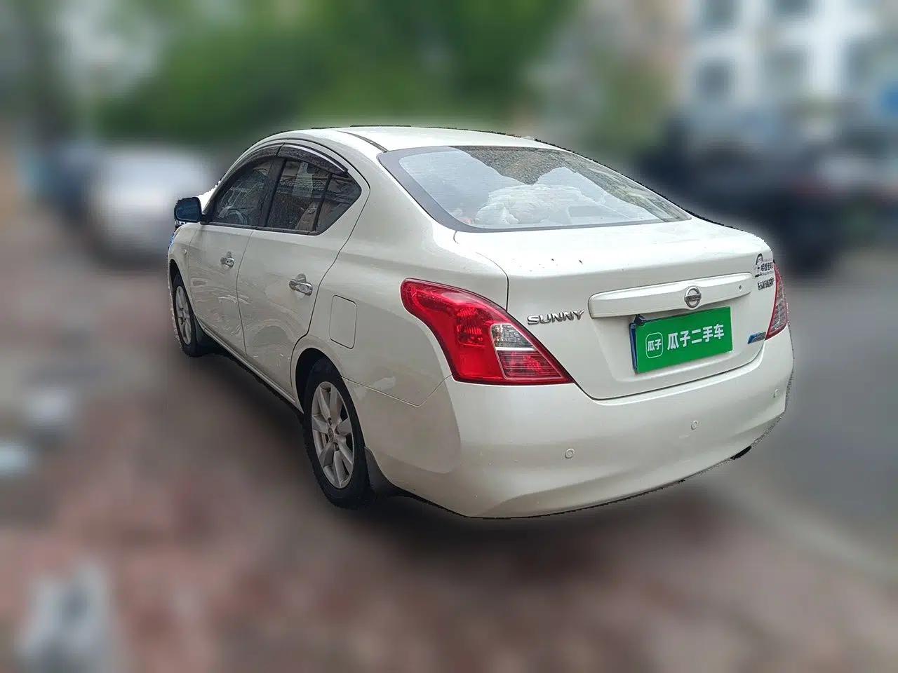 Nissan Sunny 2011 1.5XL CVT Luxury Edition — миниатюра 4