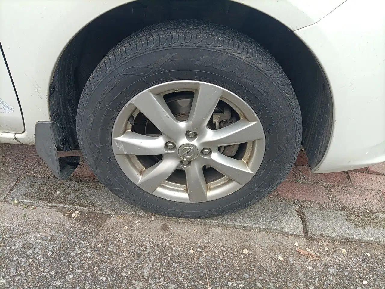 Nissan Sunny 2011 1.5XL CVT Luxury Edition — миниатюра 8