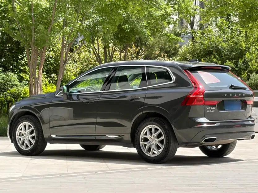 Volvo XC60 2020 T5 4x4 Zhiyi Luxury Edition — миниатюра 4