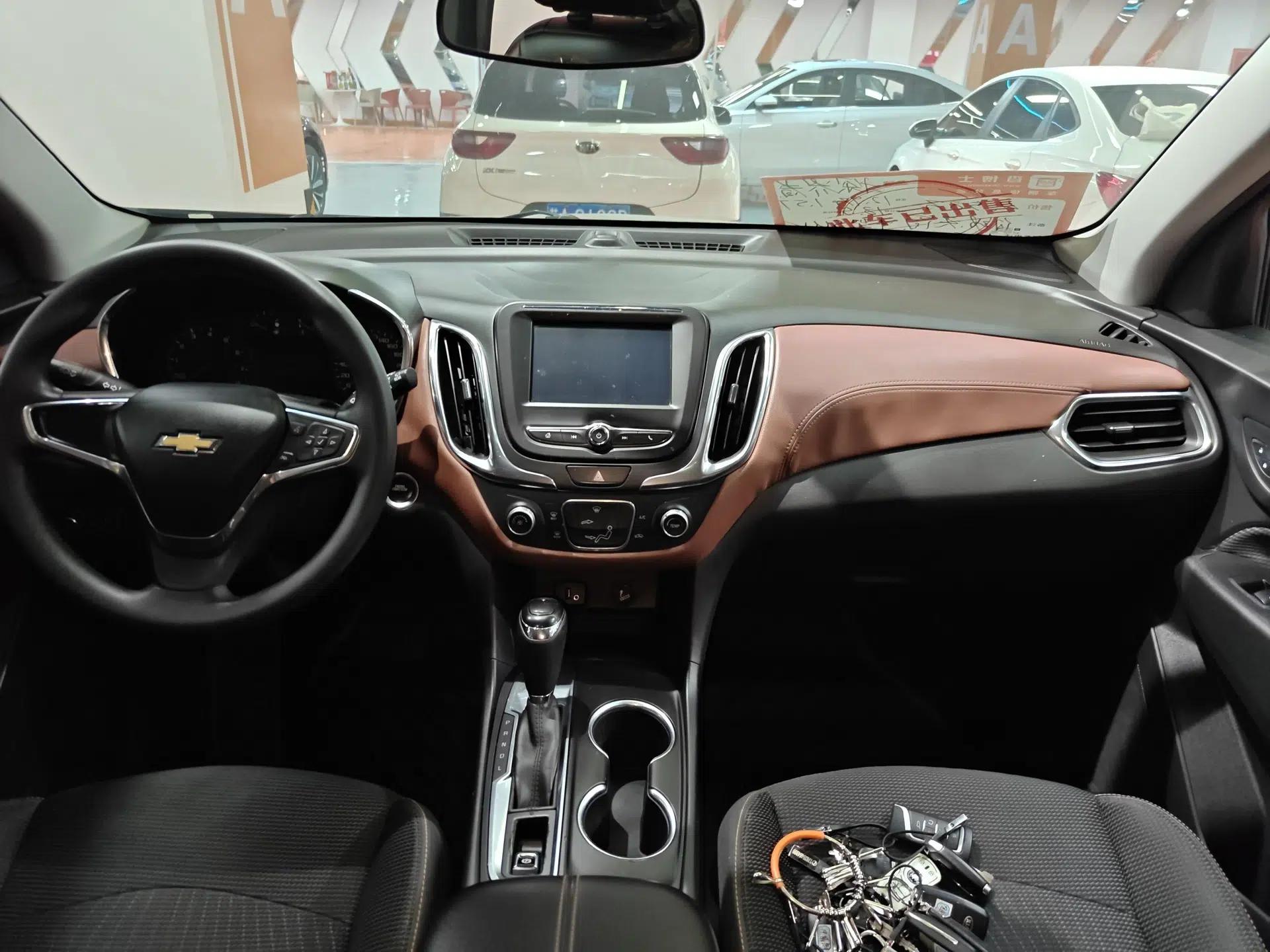 Chevrolet Equinox 2018 535T Automatic Lingjie Edition — миниатюра 8
