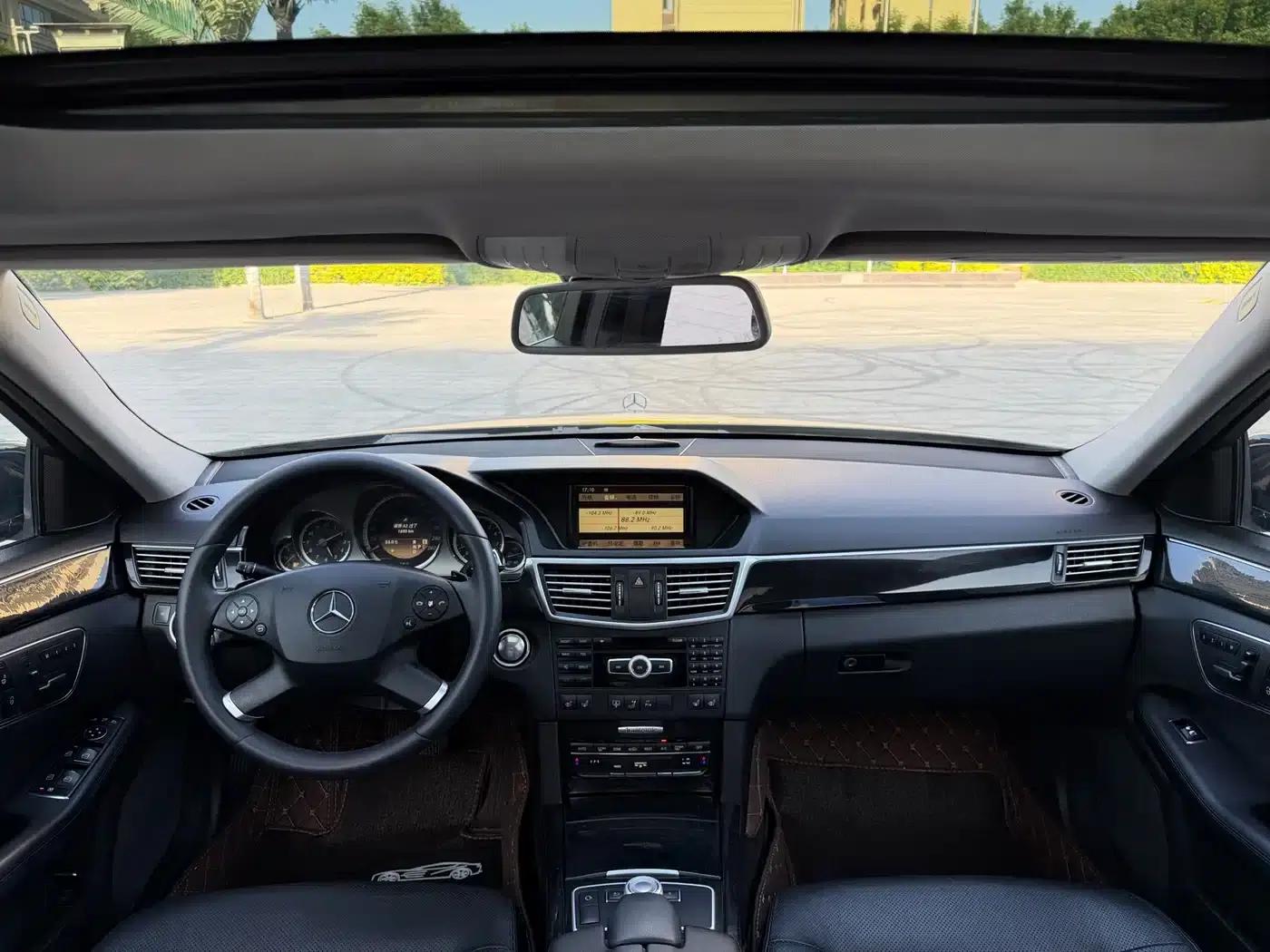 Mercedes-Benz E-Class 2012 E 300 L Fashion Edition — миниатюра 12