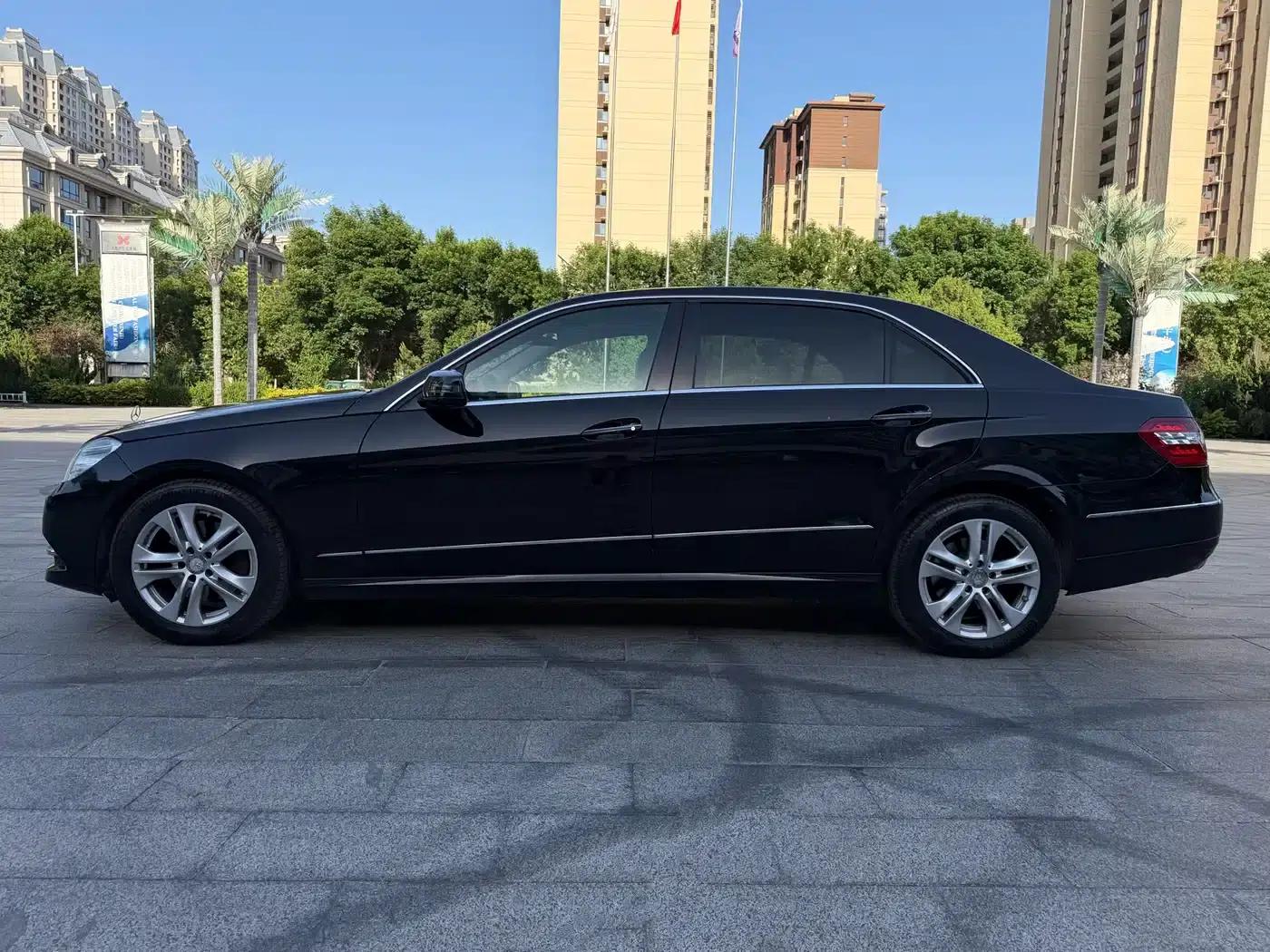 Mercedes-Benz E-Class 2012 E 300 L Fashion Edition — миниатюра 3