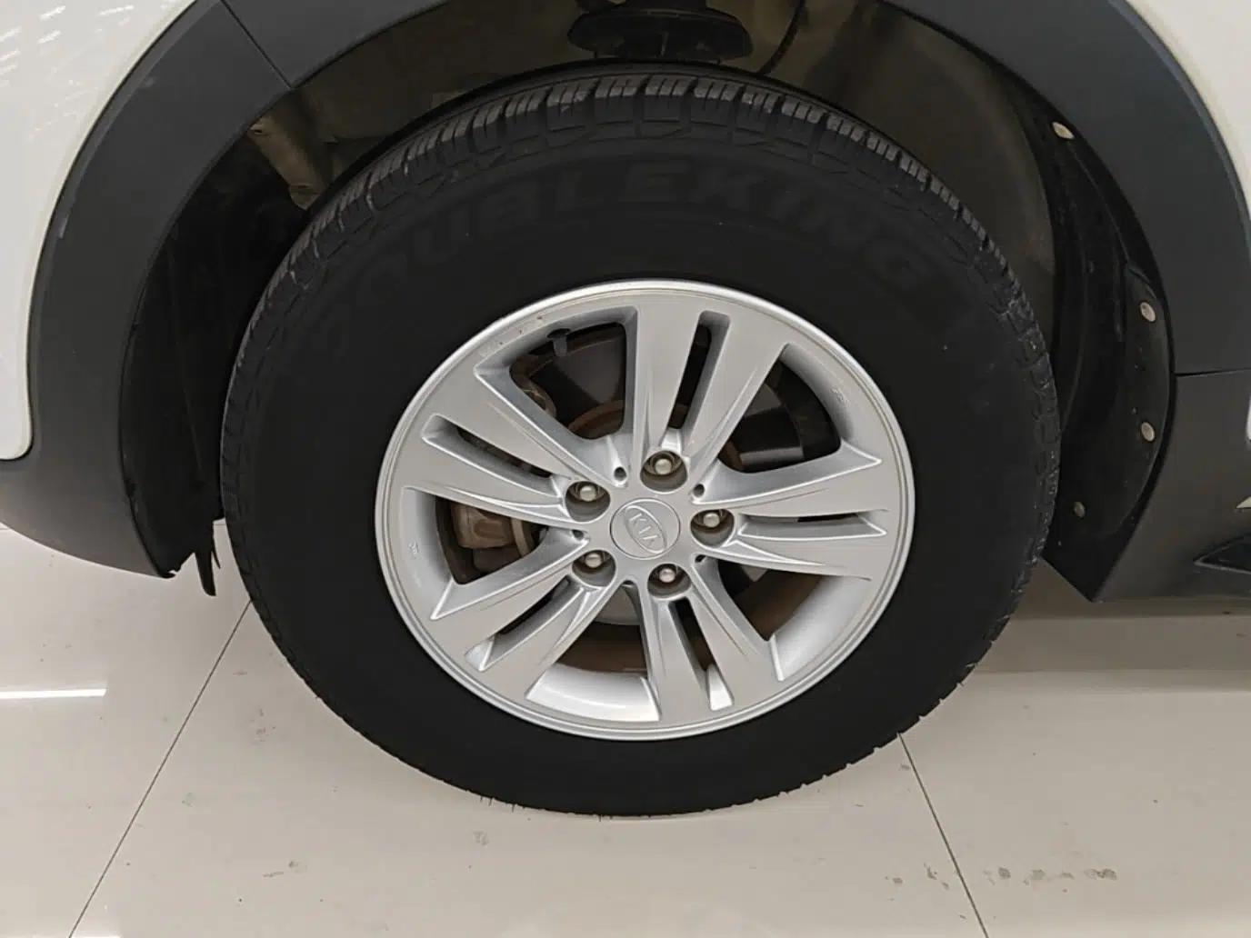 Kia Sportage R 2015 2.0L Automatic Two-Wheel Drive GL — миниатюра 3