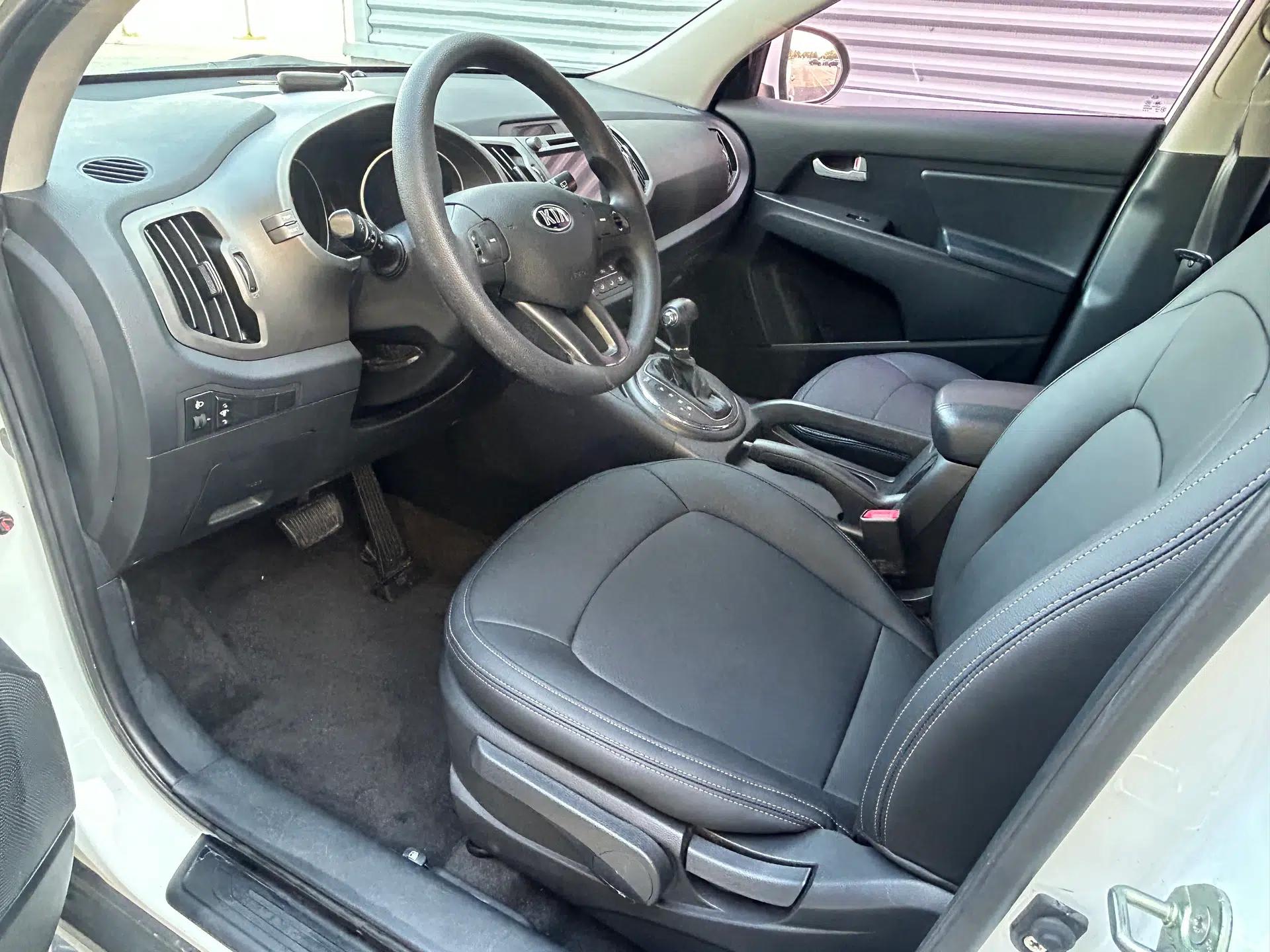Kia Sportage R 2015 2.0L Automatic Two-Wheel Drive GL — миниатюра 21