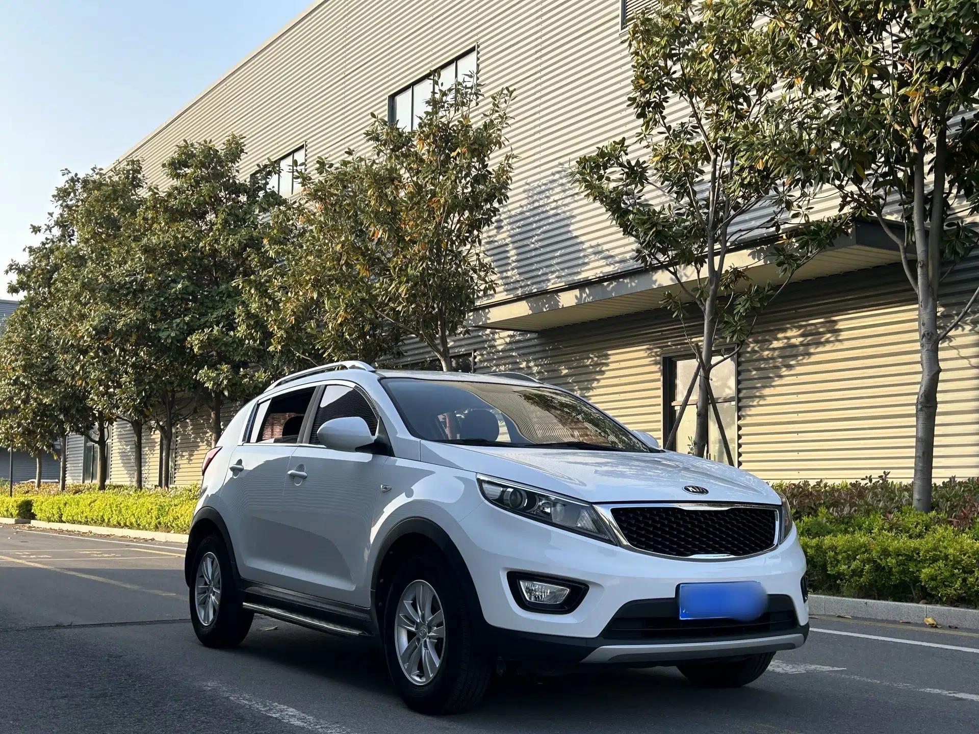 Kia Sportage R 2015 2.0L Automatic Two-Wheel Drive GL — миниатюра 6