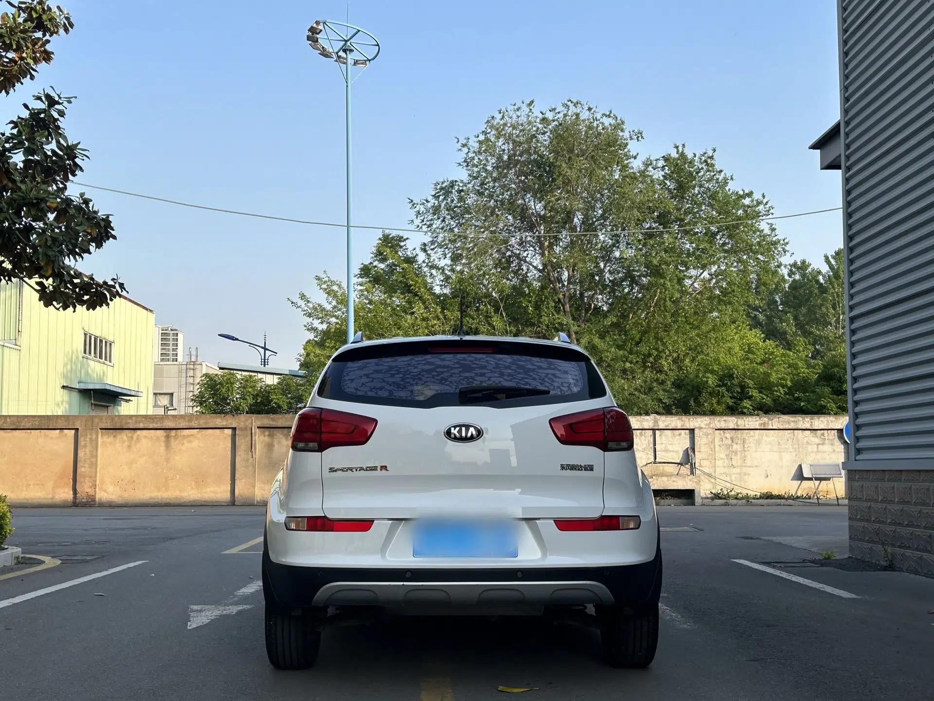 Kia Sportage R 2015 2.0L Automatic Two-Wheel Drive GL — миниатюра 10