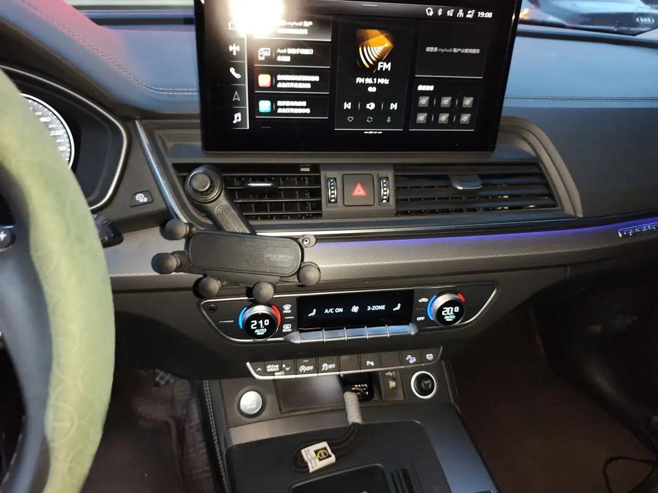 Audi Q5L 2022 40T Fashionable and Elegant Model — миниатюра 14