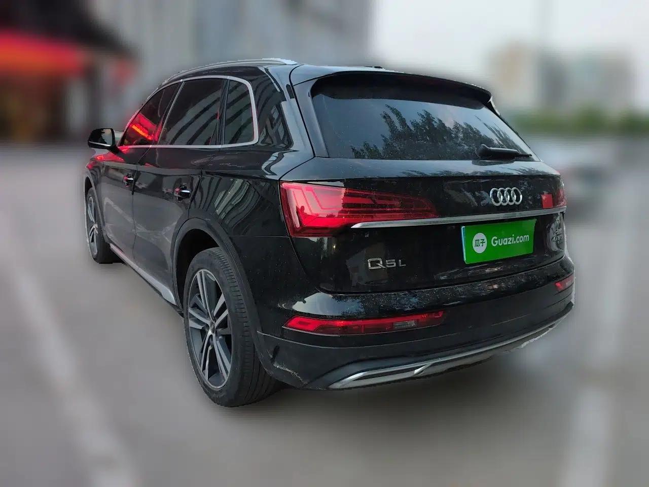 Audi Q5L 2022 40T Fashionable and Elegant Model — миниатюра 4