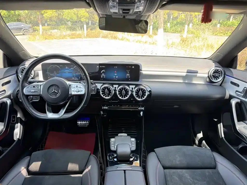 Imported Mercedes-Benz CLA 2023 CLA 200 4MATIC — миниатюра 13