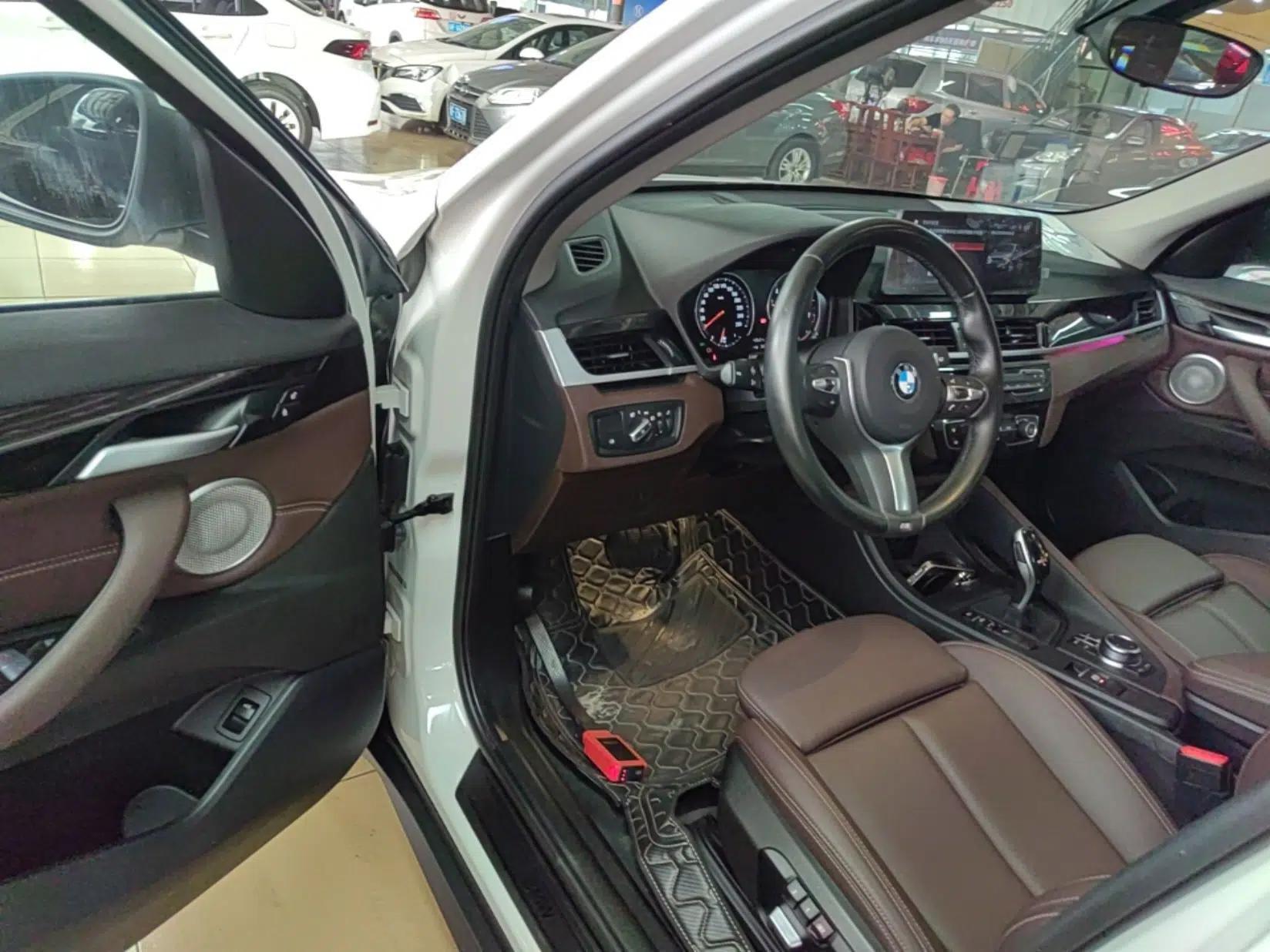 BMW X1 2022 sDrive25Li Leading Model — миниатюра 19