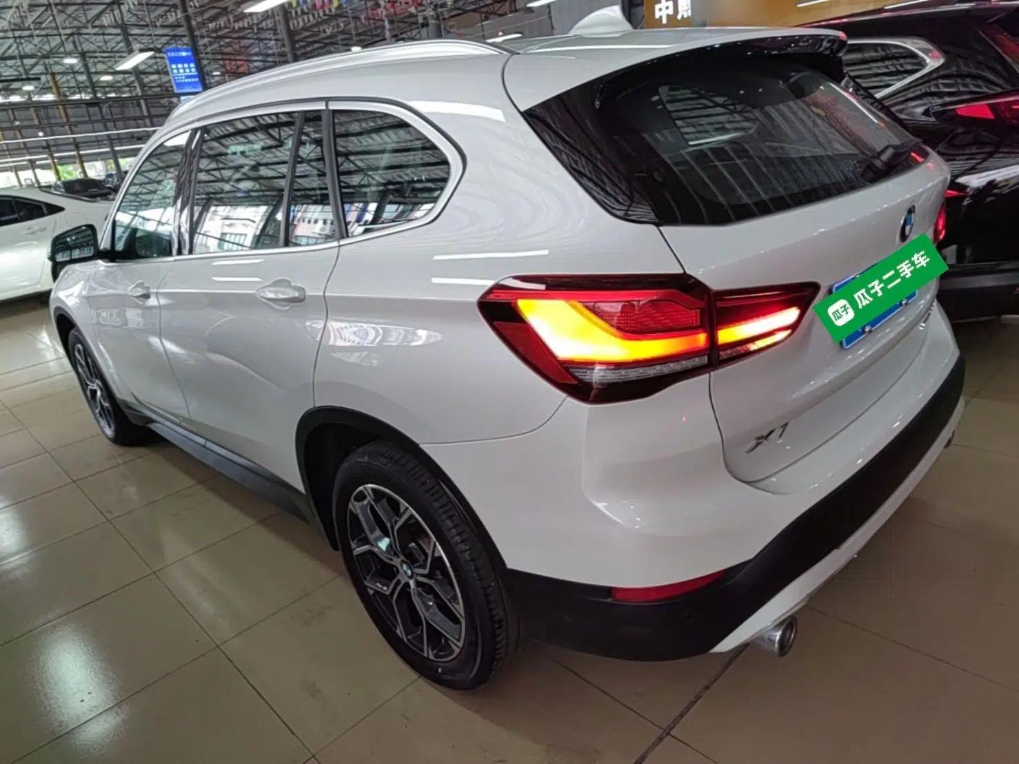 BMW X1 2022 sDrive25Li Leading Model — миниатюра 4