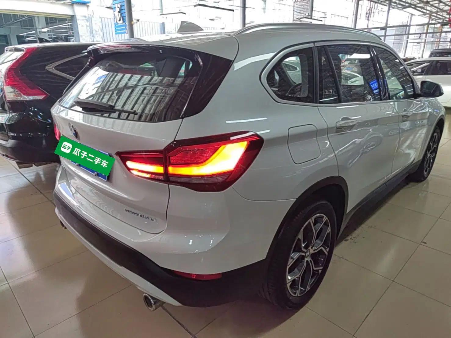 BMW X1 2022 sDrive25Li Leading Model — миниатюра 6