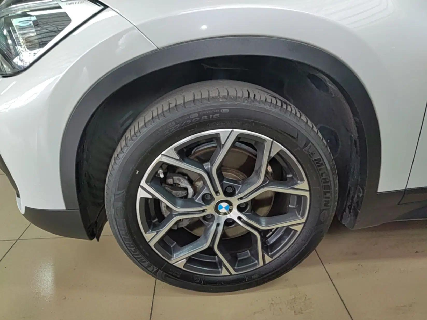 BMW X1 2022 sDrive25Li Leading Model — миниатюра 8