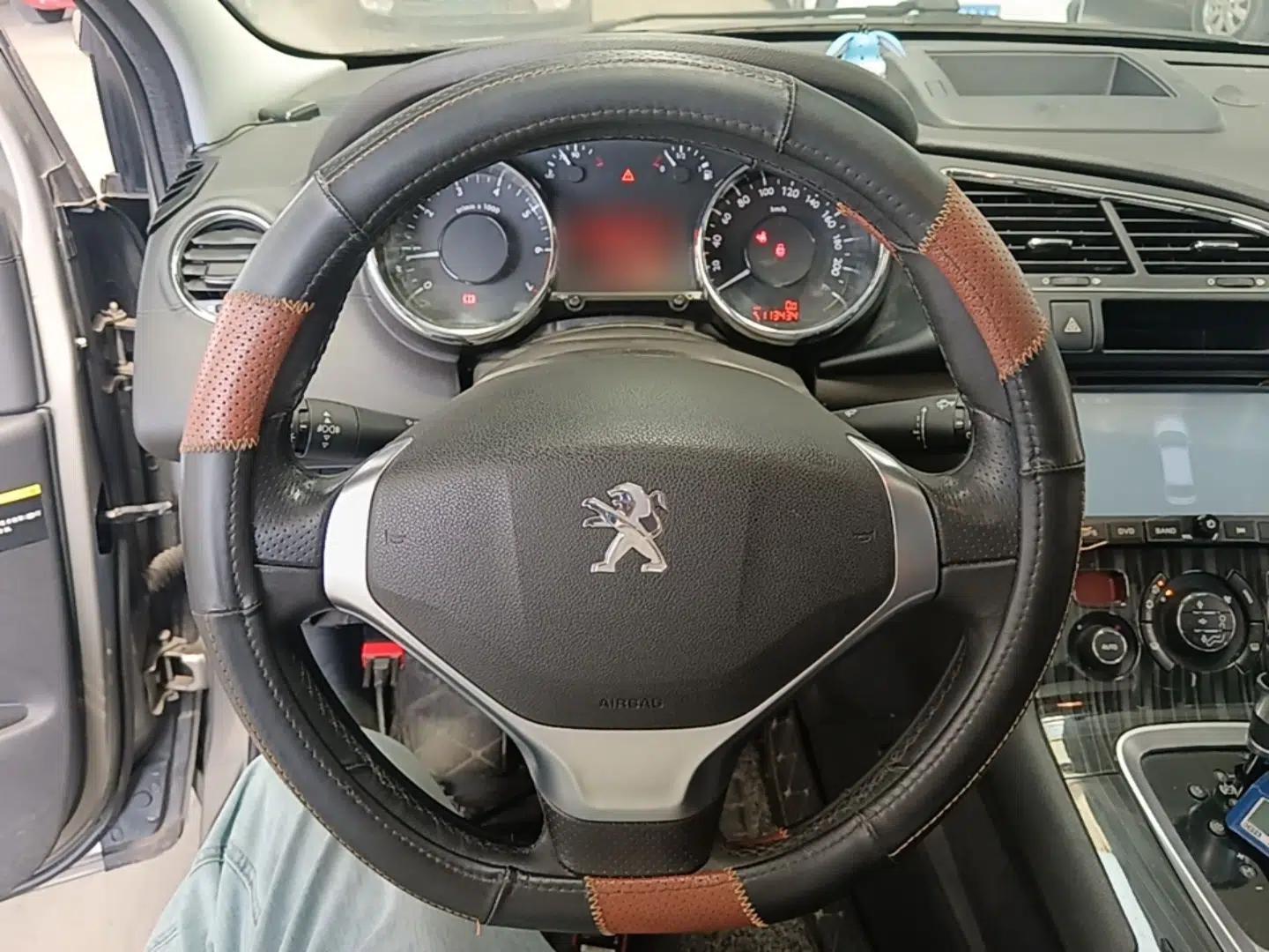 Peugeot 3008 2015 2.0L Automatic Trend Edition — миниатюра 14