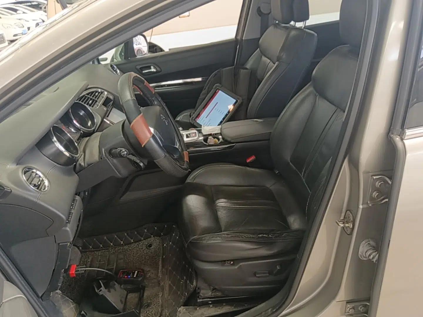 Peugeot 3008 2015 2.0L Automatic Trend Edition — миниатюра 18