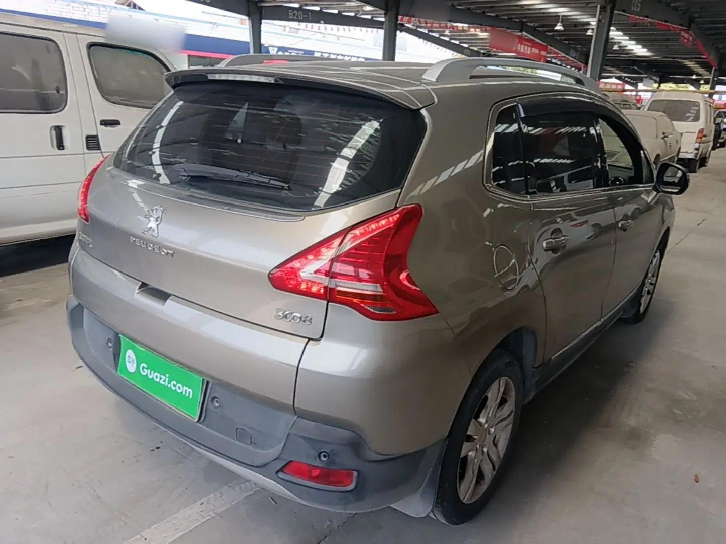 Peugeot 3008 2015 2.0L Automatic Trend Edition — миниатюра 6