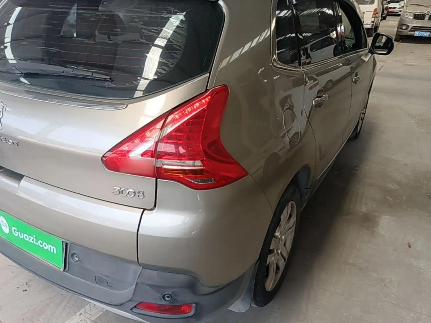 Peugeot 3008 2015 2.0L Automatic Trend Edition — миниатюра 7