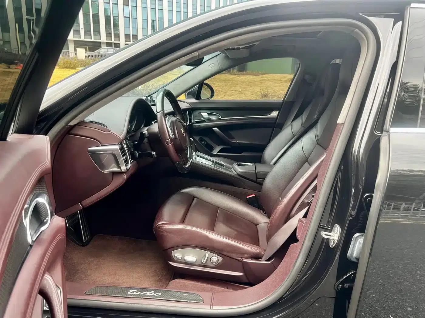 Panamera 2010 Panamera Turbo 4.8T — миниатюра 4