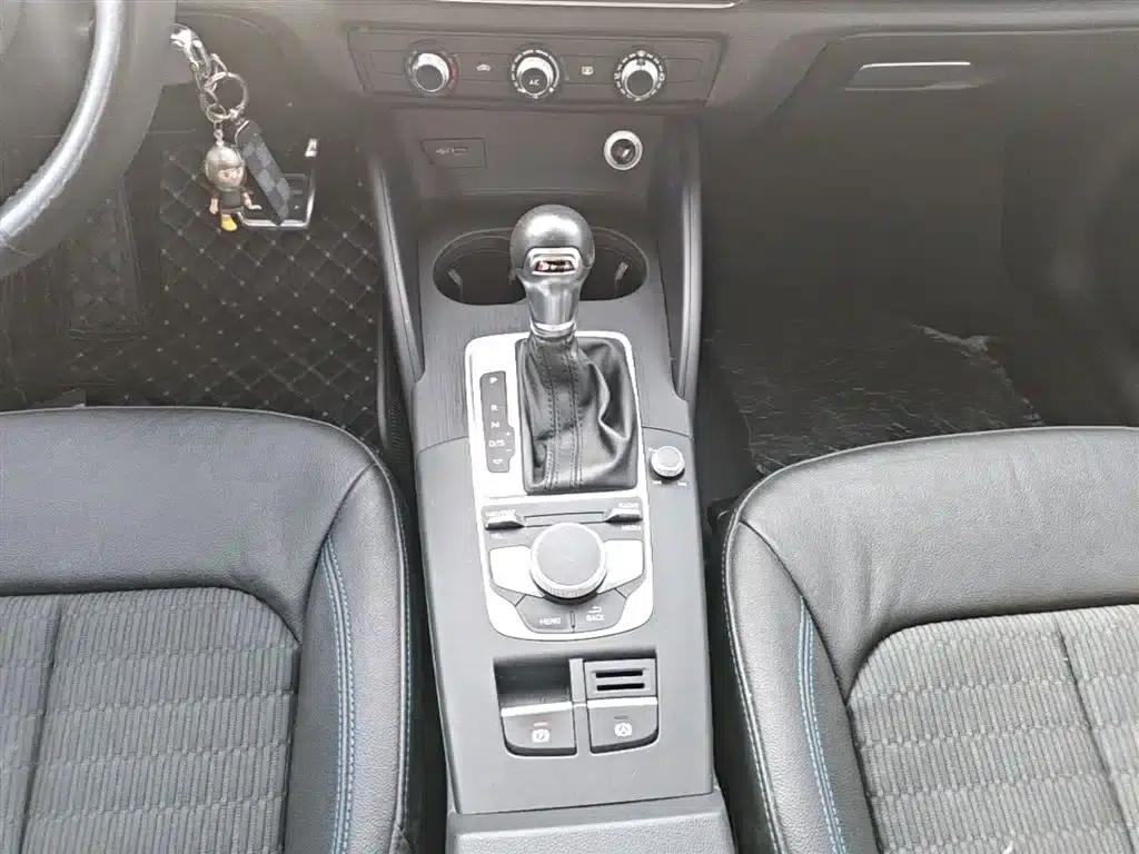 Audi A3 2018 30th Anniversary Edition Sportback 35 TFSI Fashion Model — миниатюра 14