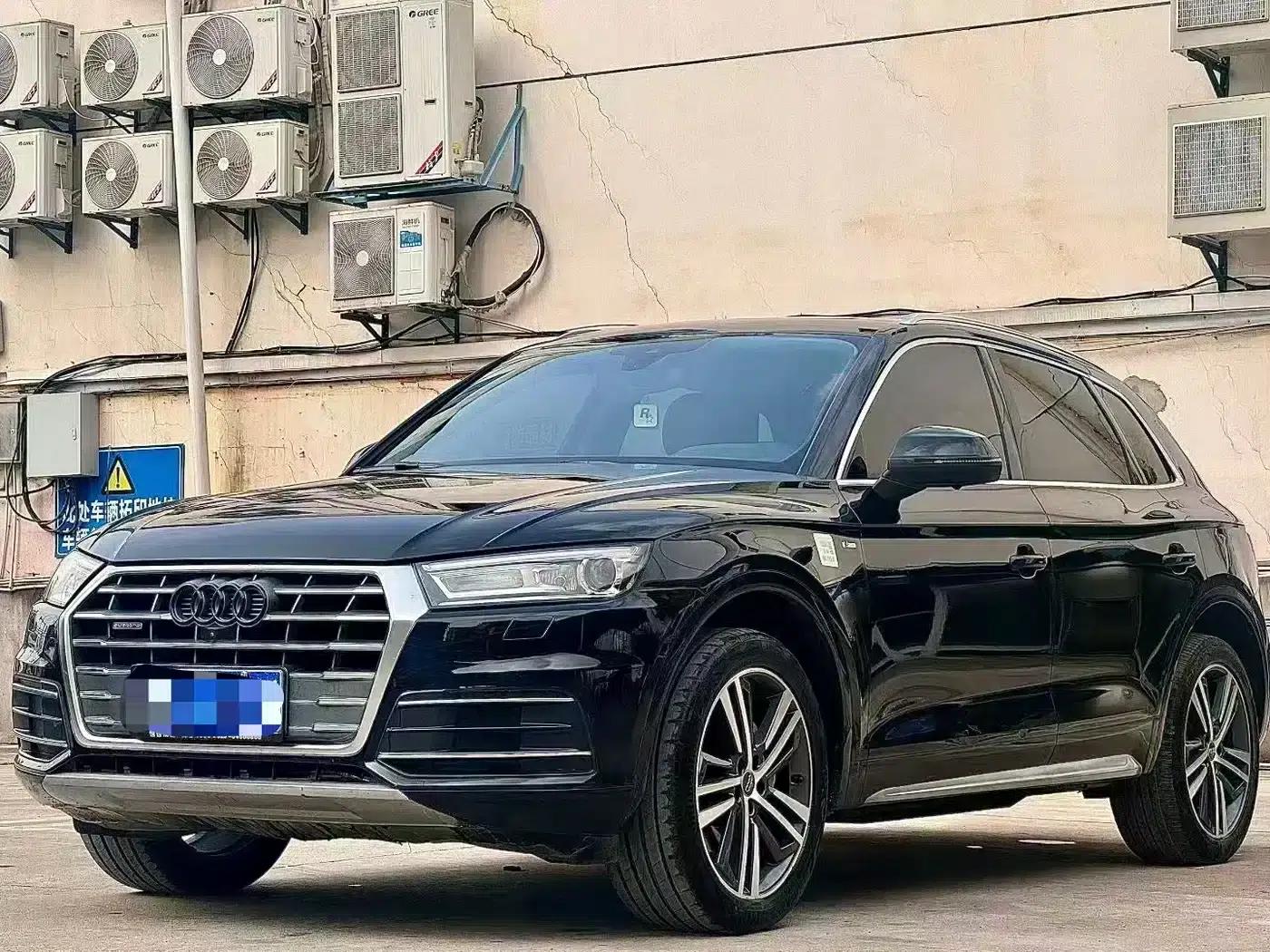 Audi Q5L 2018 40 TFSI Luxury Progressive Edition (National V Emission Standard) — миниатюра 1