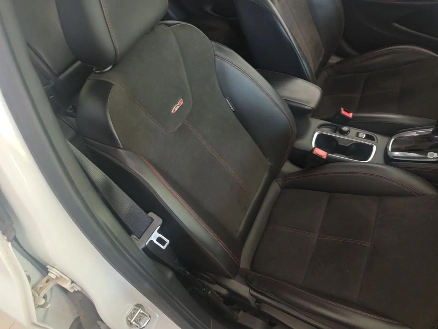 Buick Verano 2016 Hatchback GS 20T Dual-Clutch Passionate Sporty Model — миниатюра 23