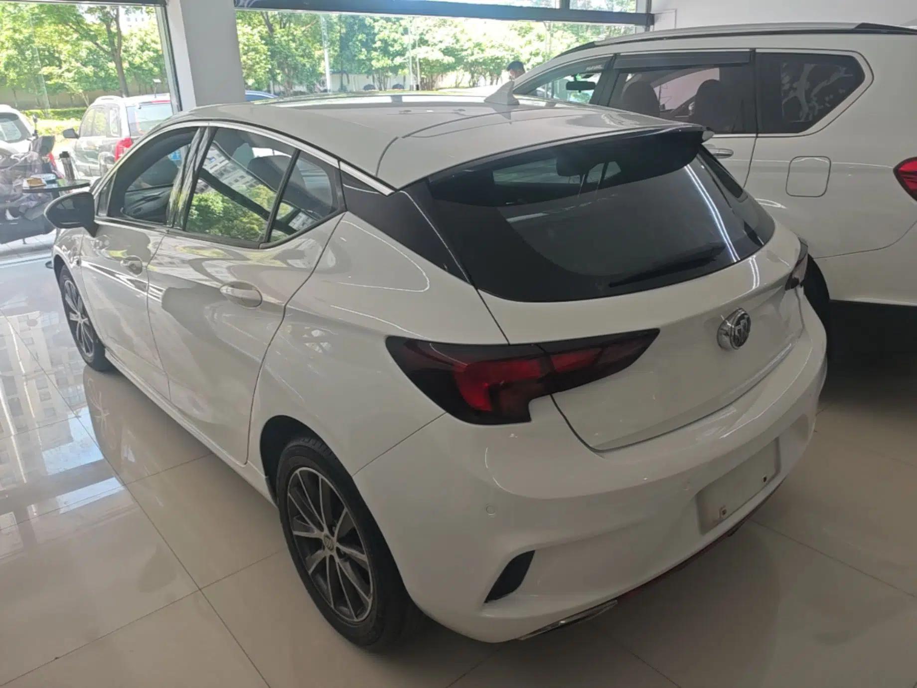 Buick Verano 2016 Hatchback GS 20T Dual-Clutch Passionate Sporty Model — миниатюра 4