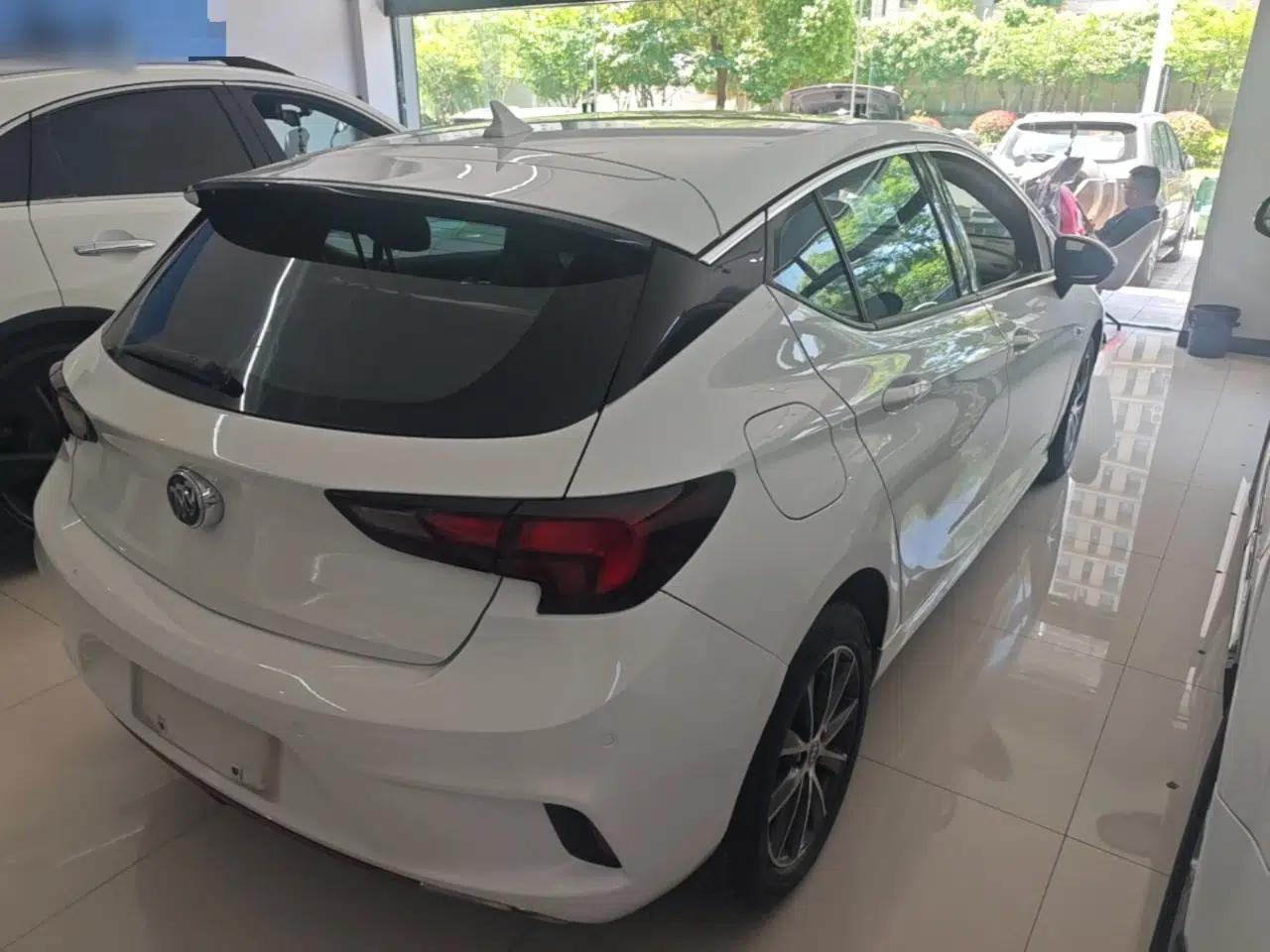 Buick Verano 2016 Hatchback GS 20T Dual-Clutch Passionate Sporty Model — миниатюра 6