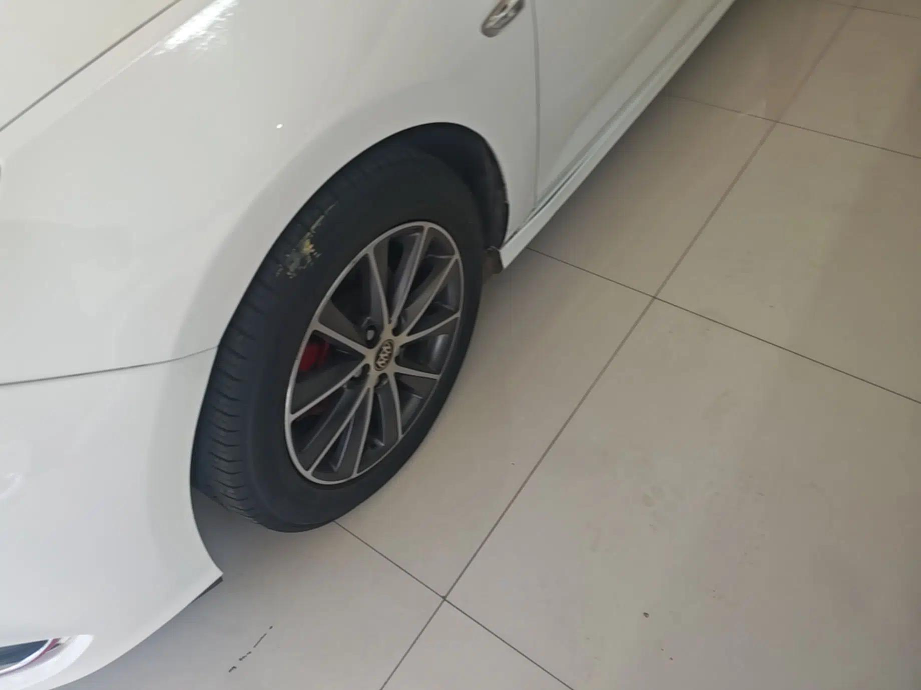 Buick Verano 2016 Hatchback GS 20T Dual-Clutch Passionate Sporty Model — миниатюра 8