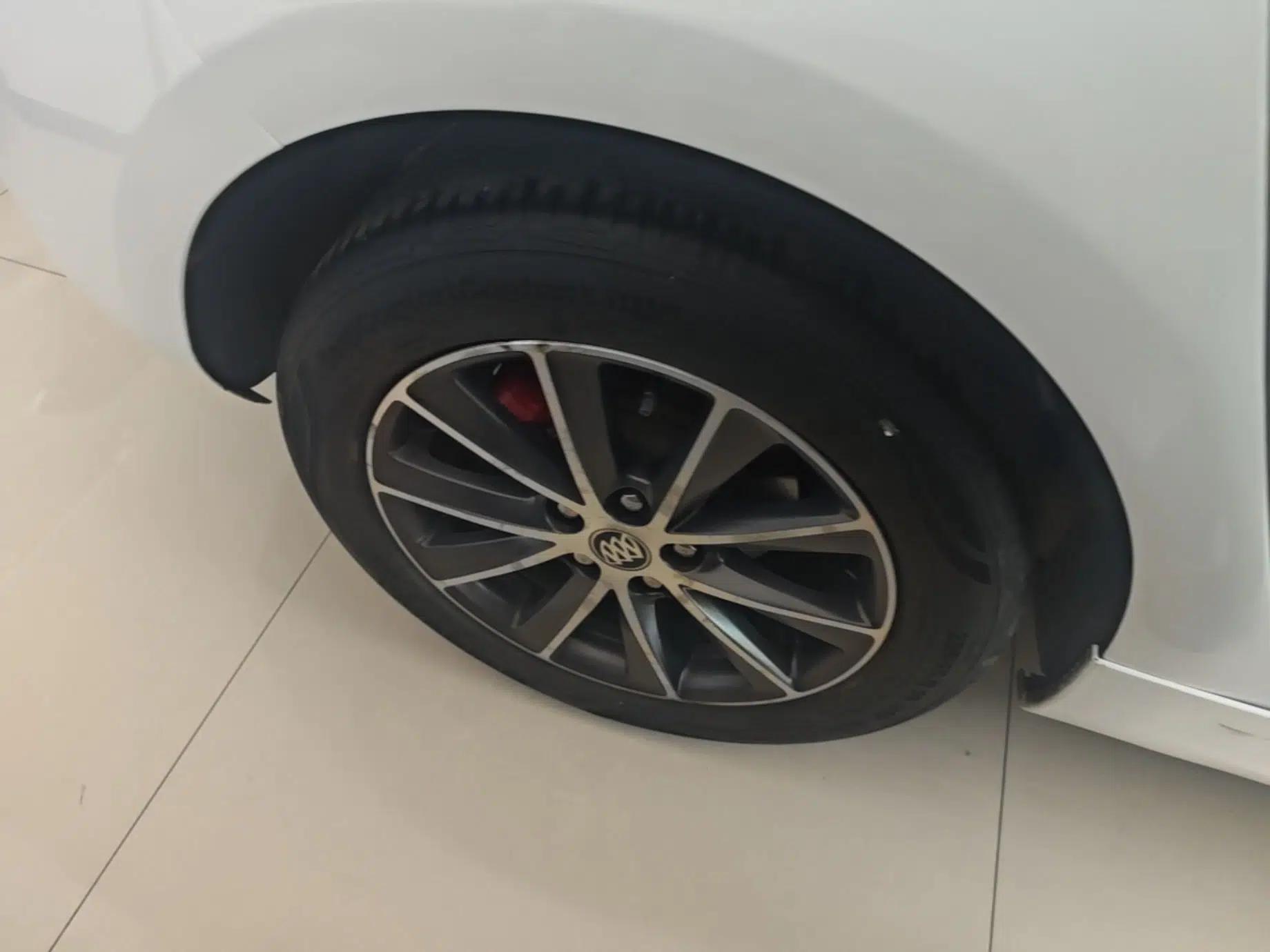 Buick Verano 2016 Hatchback GS 20T Dual-Clutch Passionate Sporty Model — миниатюра 10