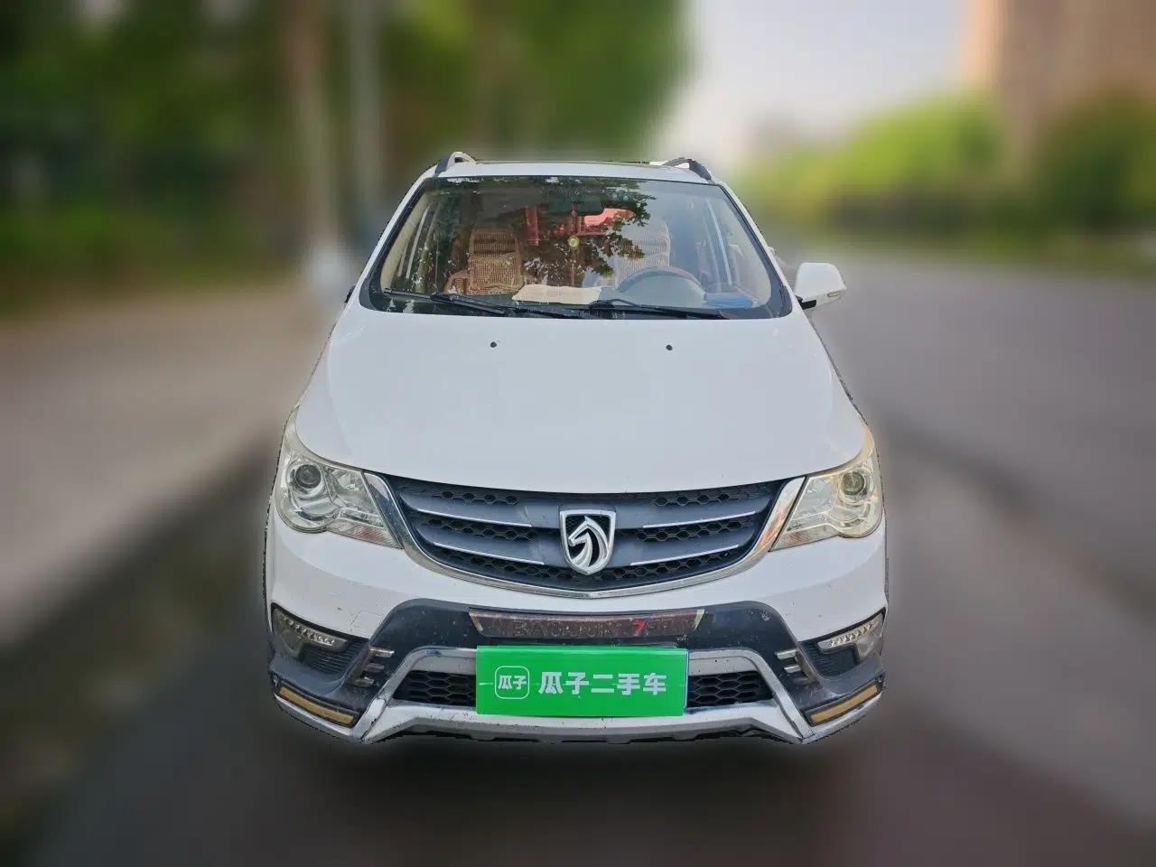 Baojun 730 2014 1.5L Manual Luxury Navigation ESP Version 7 Seats — миниатюра 2