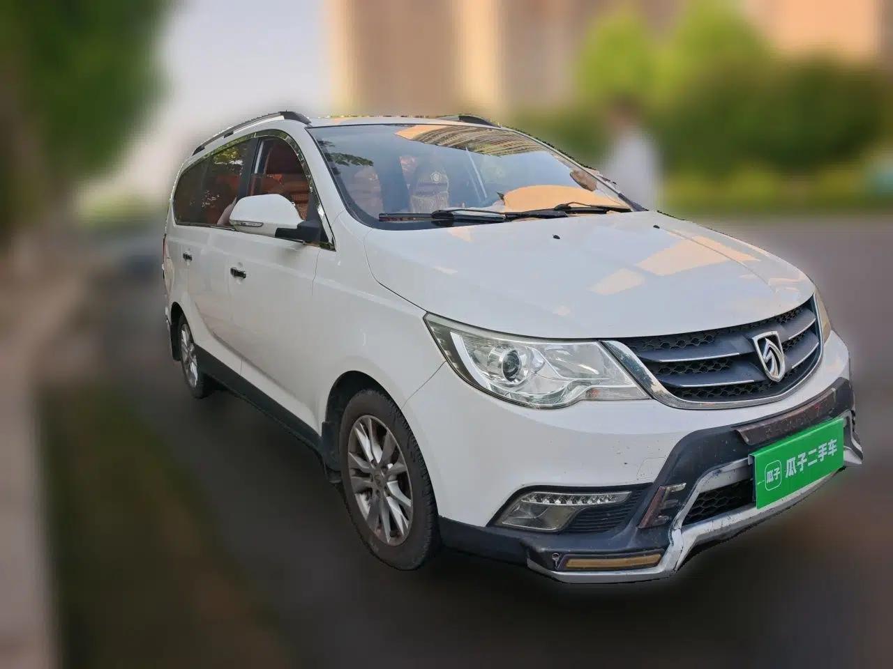 Baojun 730 2014 1.5L Manual Luxury Navigation ESP Version 7 Seats — миниатюра 3