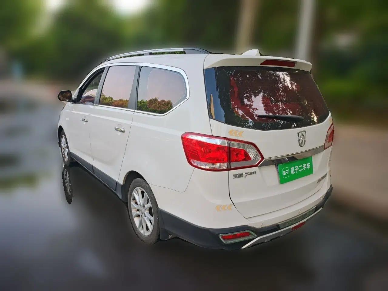 Baojun 730 2014 1.5L Manual Luxury Navigation ESP Version 7 Seats — миниатюра 4