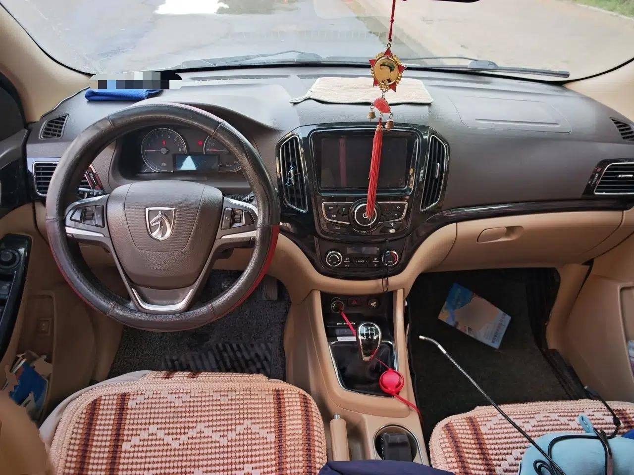Baojun 730 2014 1.5L Manual Luxury Navigation ESP Version 7 Seats — миниатюра 10