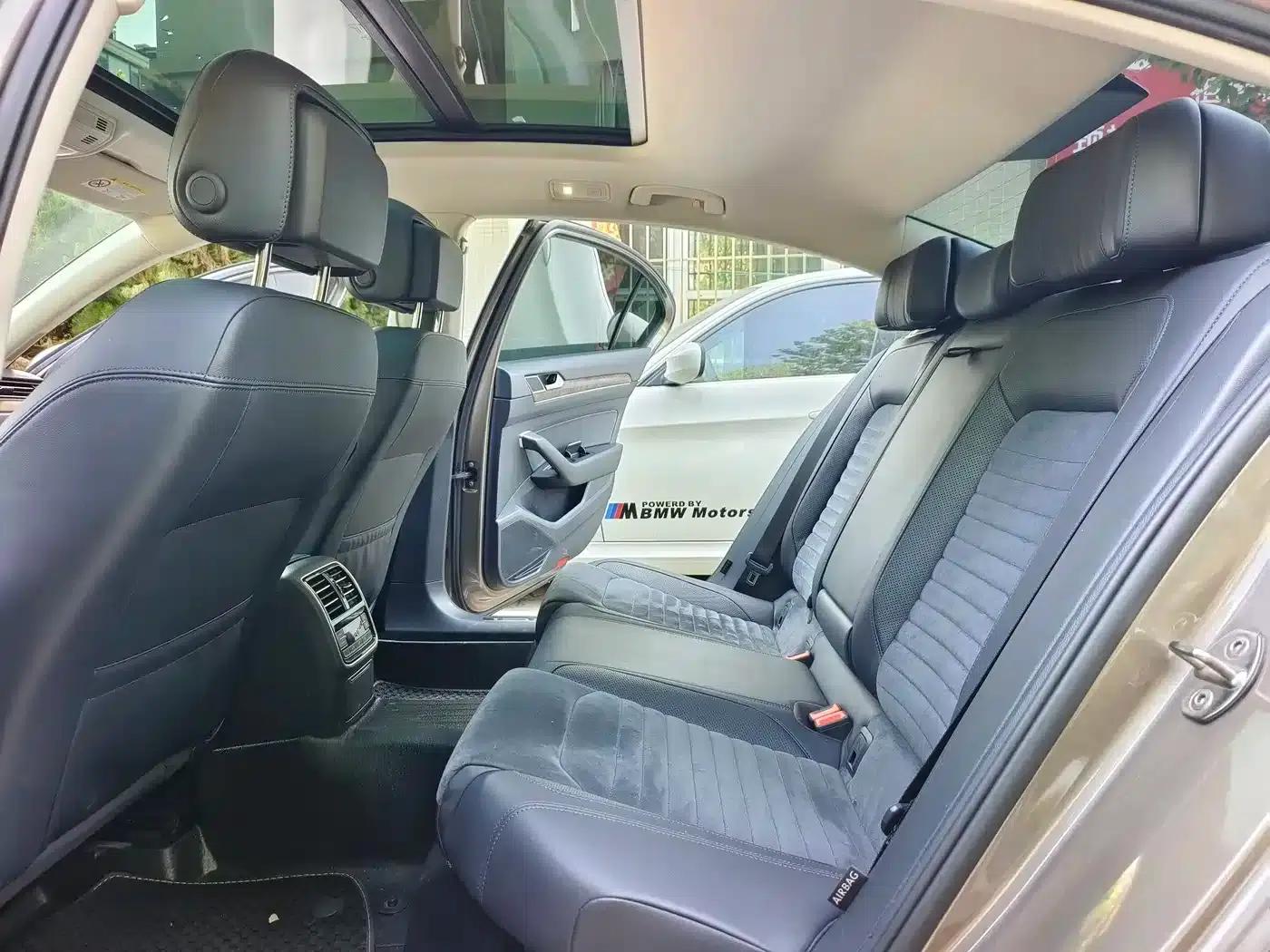 2017 Volkswagen Passat 330TSI DSG Premium — миниатюра 6