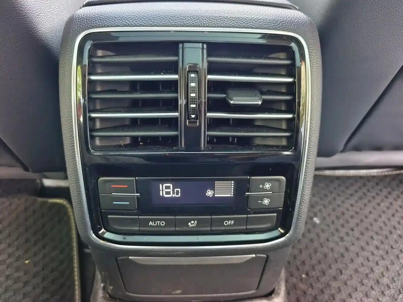 2017 Volkswagen Passat 330TSI DSG Premium — миниатюра 8