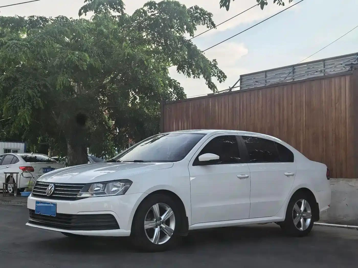 2017 Volkswagen Lavida 1.6L Automatic Fashion Edition — миниатюра 1