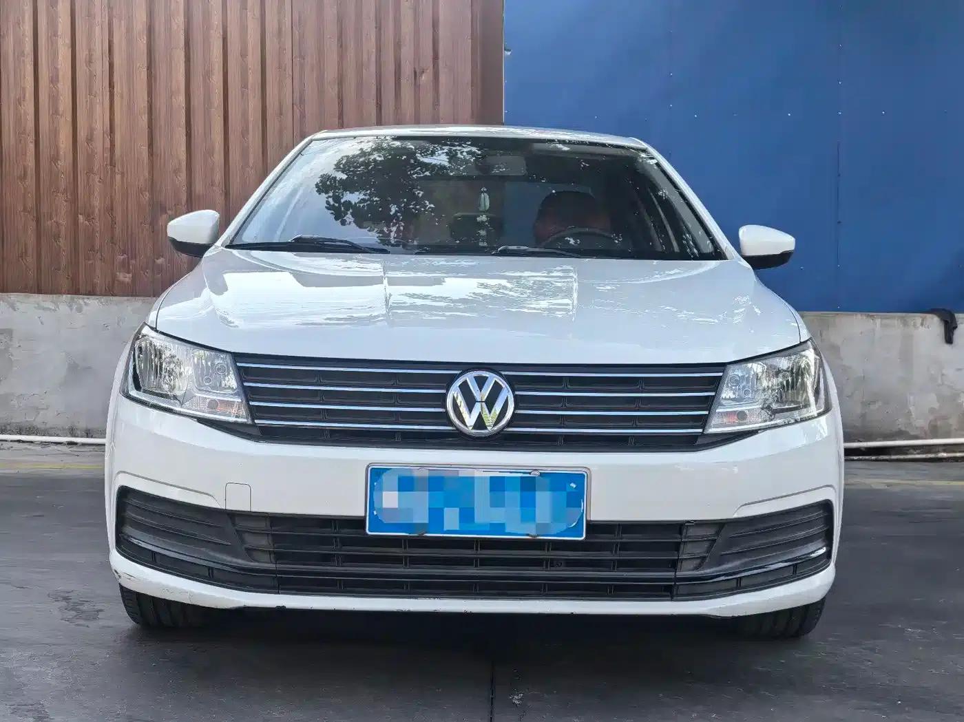 2017 Volkswagen Lavida 1.6L Automatic Fashion Edition — миниатюра 2