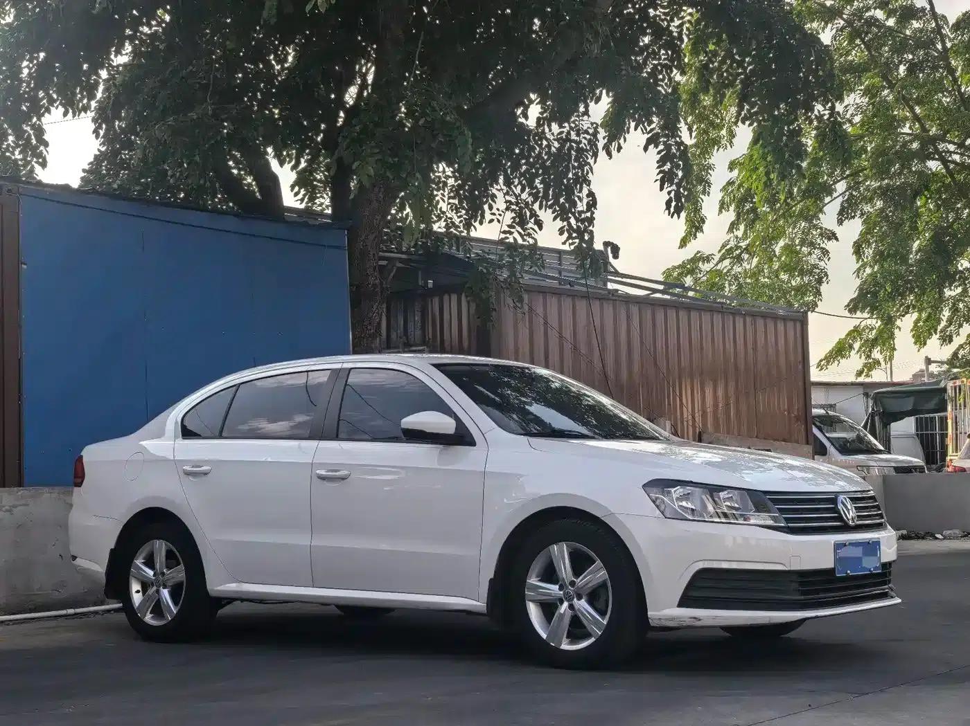 2017 Volkswagen Lavida 1.6L Automatic Fashion Edition — миниатюра 3