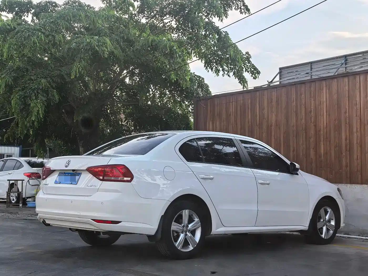 2017 Volkswagen Lavida 1.6L Automatic Fashion Edition — миниатюра 7