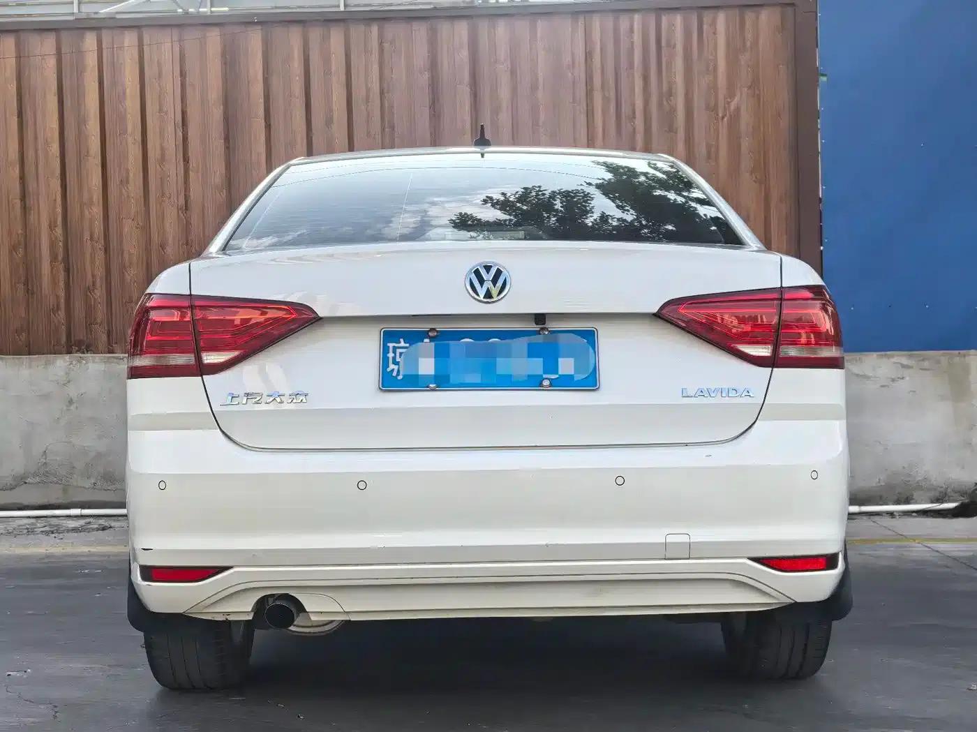 2017 Volkswagen Lavida 1.6L Automatic Fashion Edition — миниатюра 8