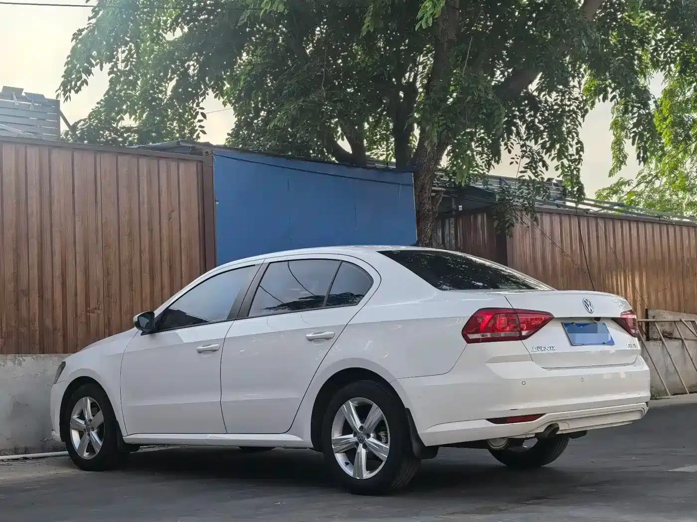 2017 Volkswagen Lavida 1.6L Automatic Fashion Edition — миниатюра 9