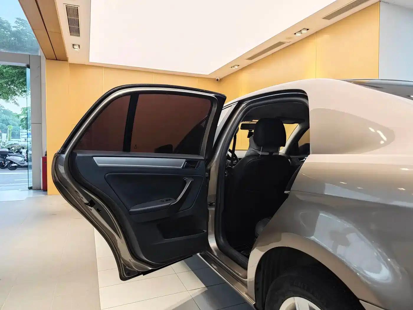 2015 Volkswagen Bora Value Edition 1.6L Automatic Fashion Model — миниатюра 20