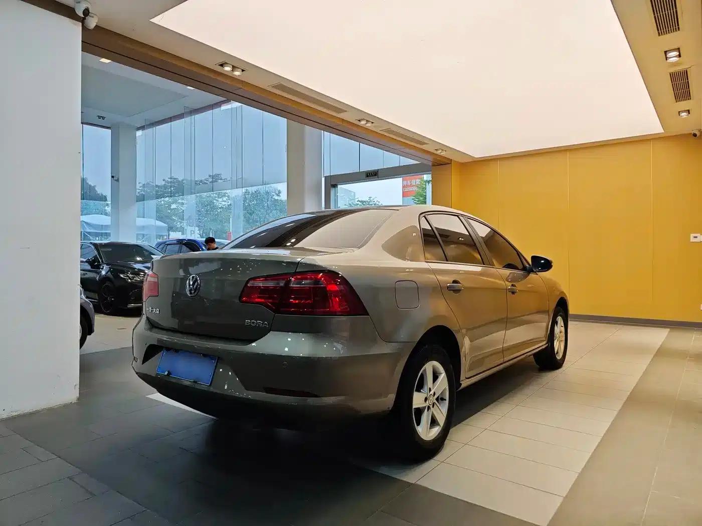 2015 Volkswagen Bora Value Edition 1.6L Automatic Fashion Model — миниатюра 27