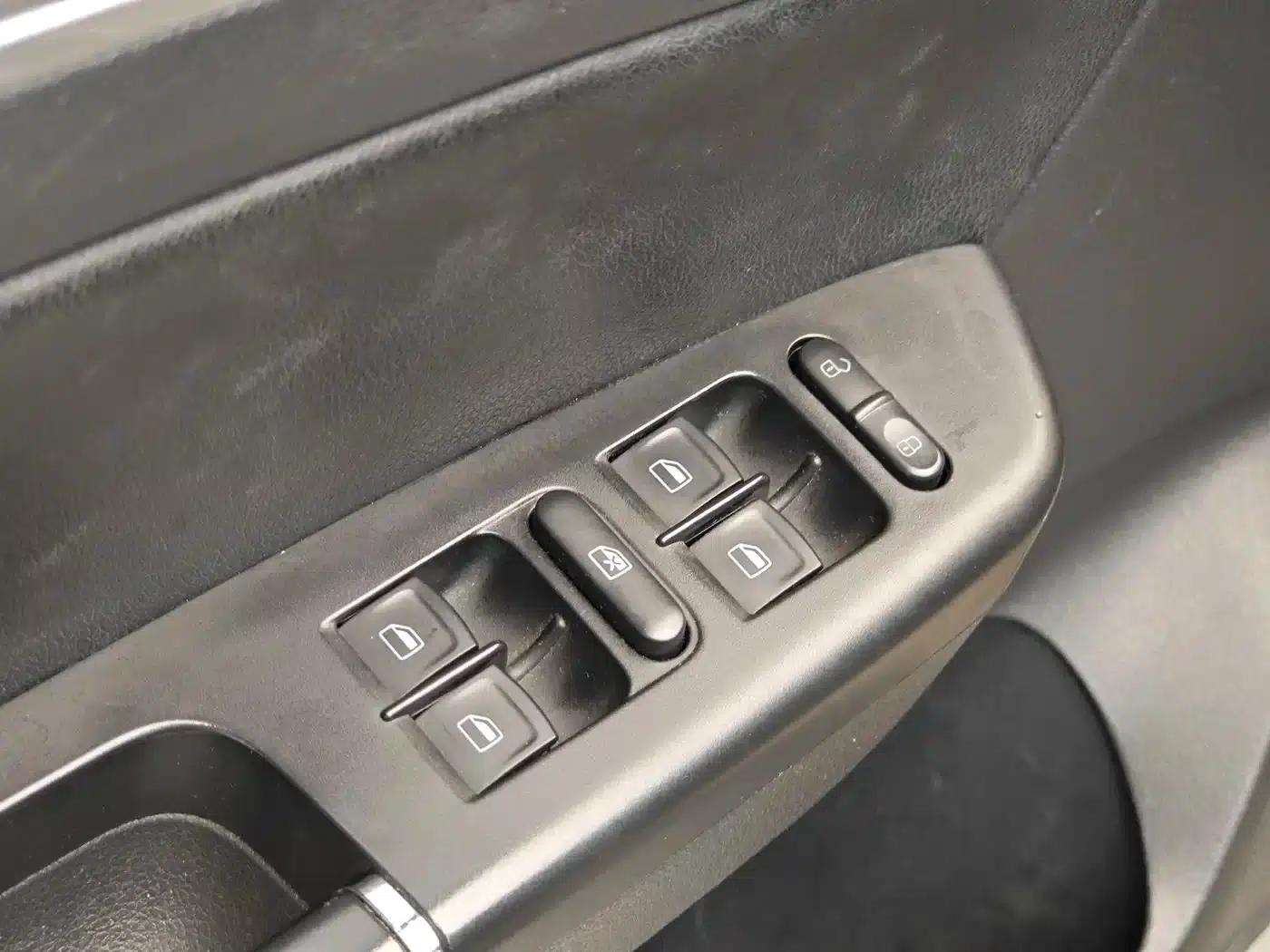 2015 Volkswagen Bora Value Edition 1.6L Automatic Fashion Model — миниатюра 9