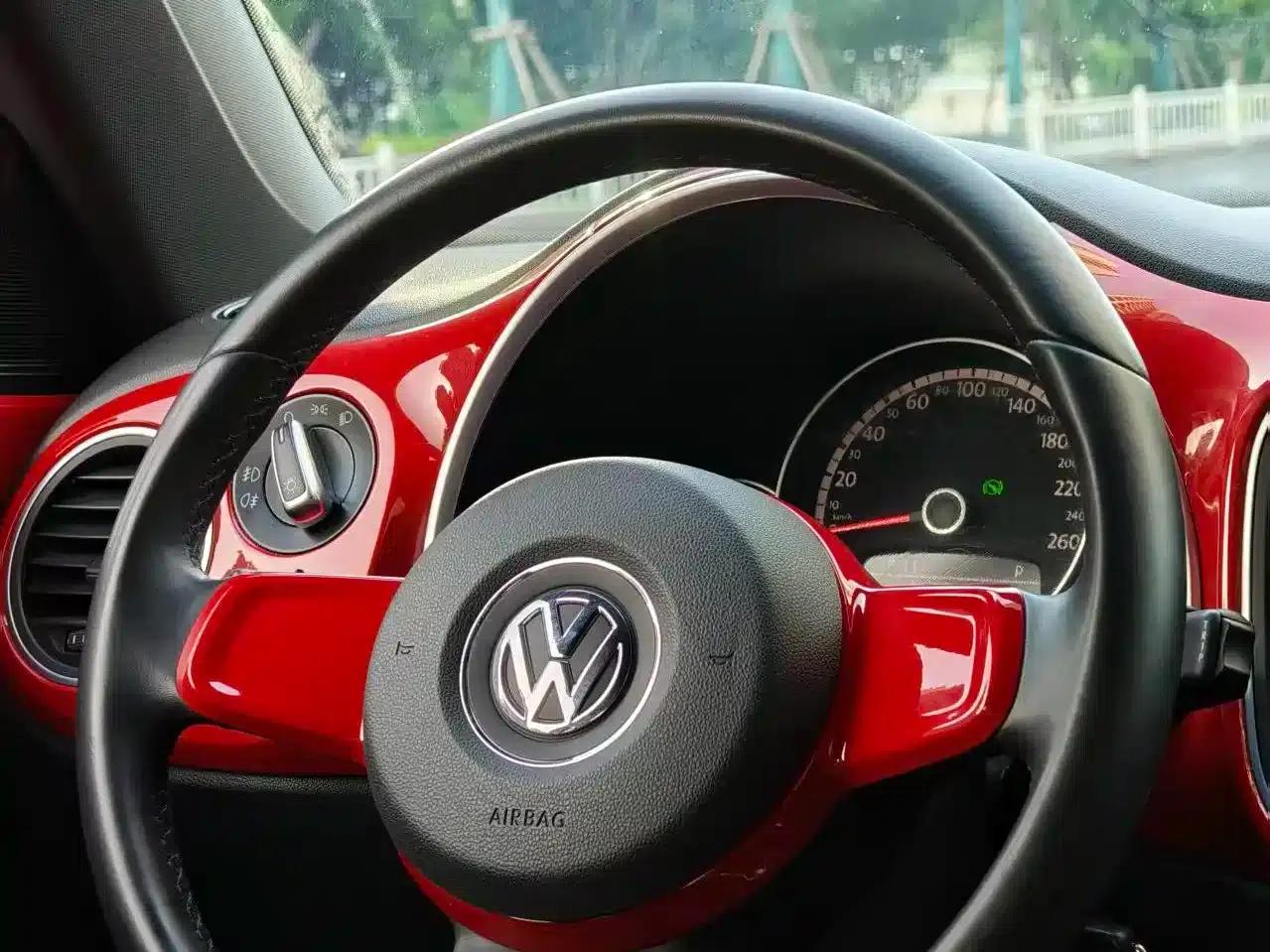 2013 Volkswagen Beetle 1.2TSI Fashion Edition — миниатюра 8