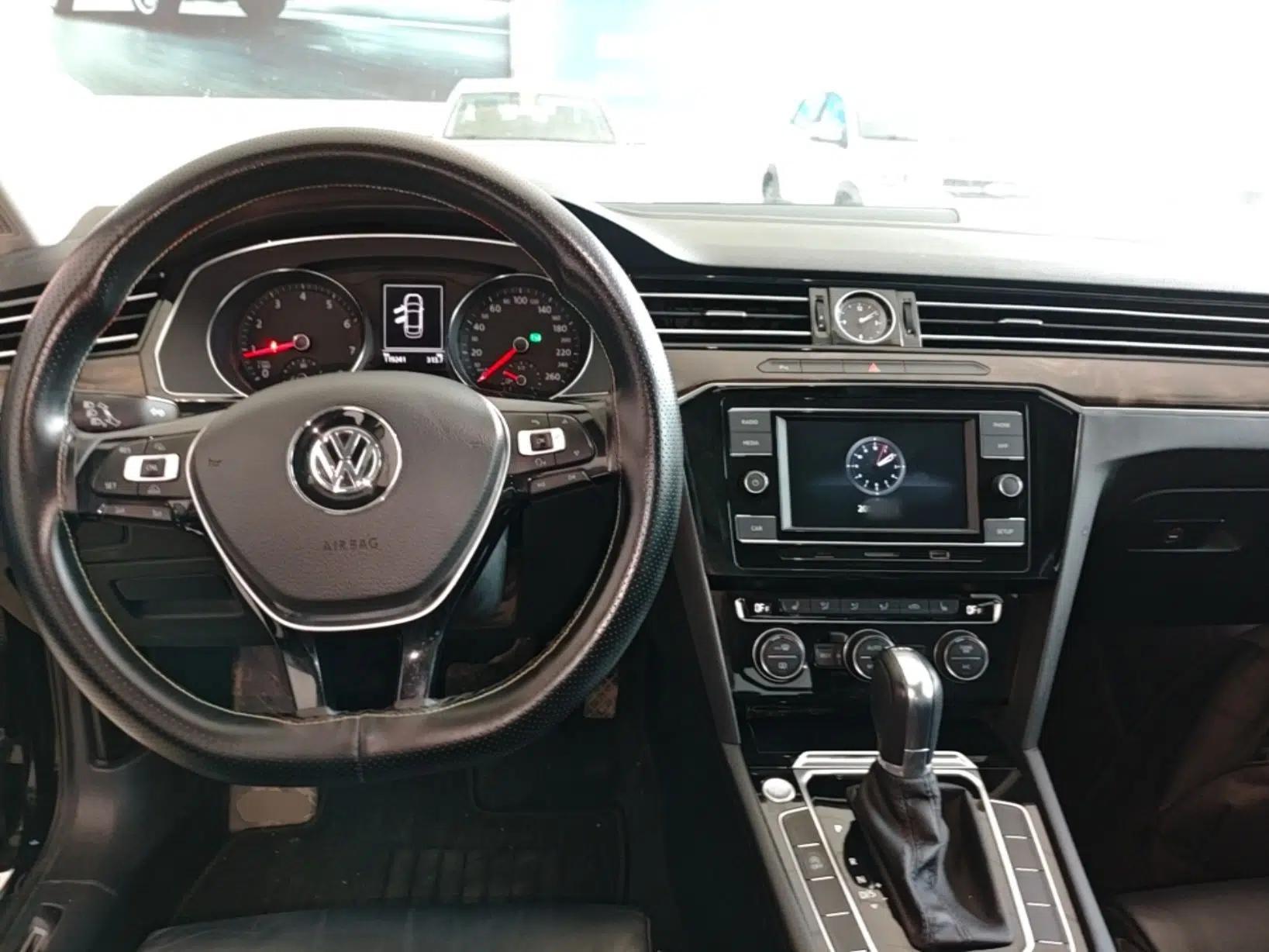Volkswagen Magotan 2018 Facelift 330TSI DSG Luxury Model — миниатюра 12