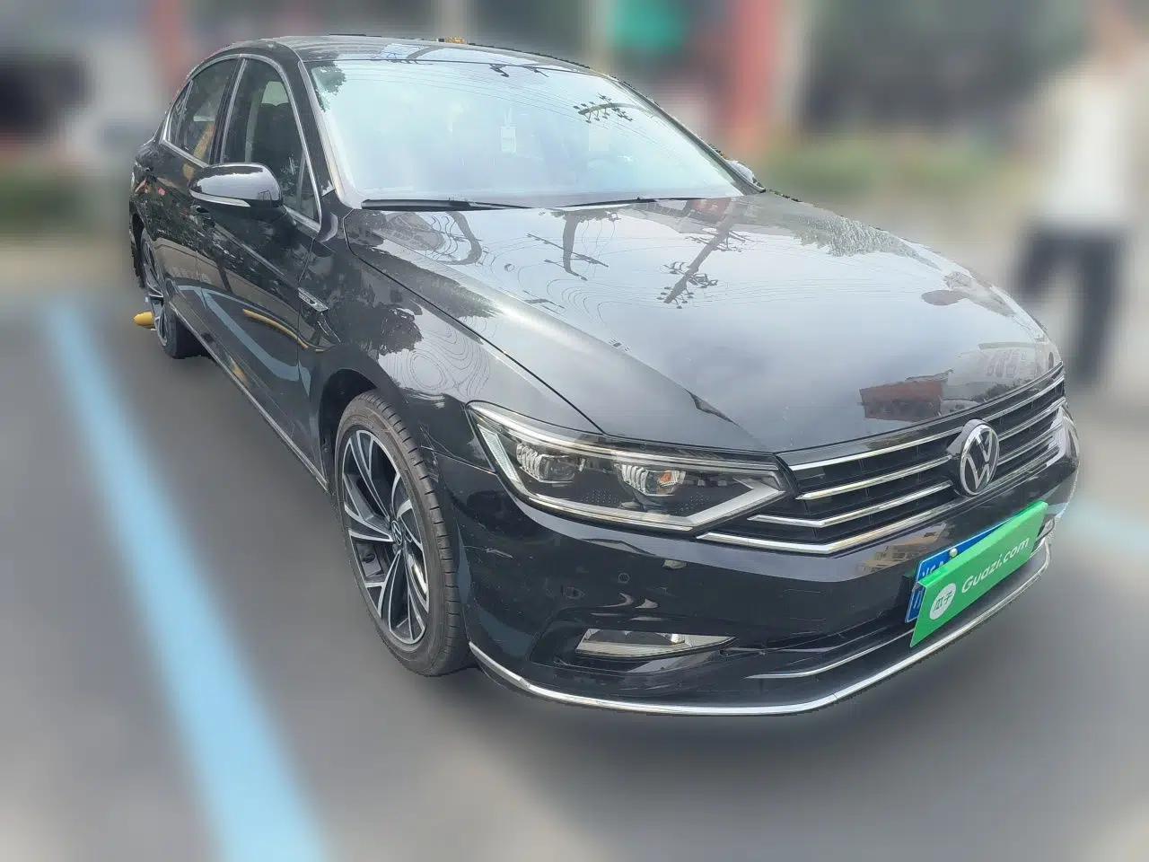 Volkswagen Magotan 2021 330TSI DSG 30th Anniversary Edition — миниатюра 3